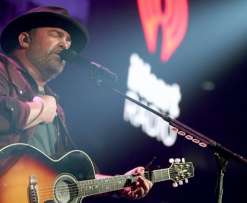 Country Music Legend Lee Brice Connects with Fans Through NFTs